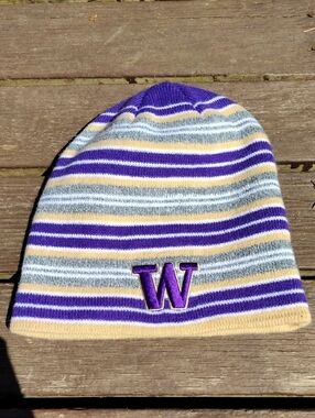 University Of Washington,Zephyr Yellow Knit Hat with Purple Stitching